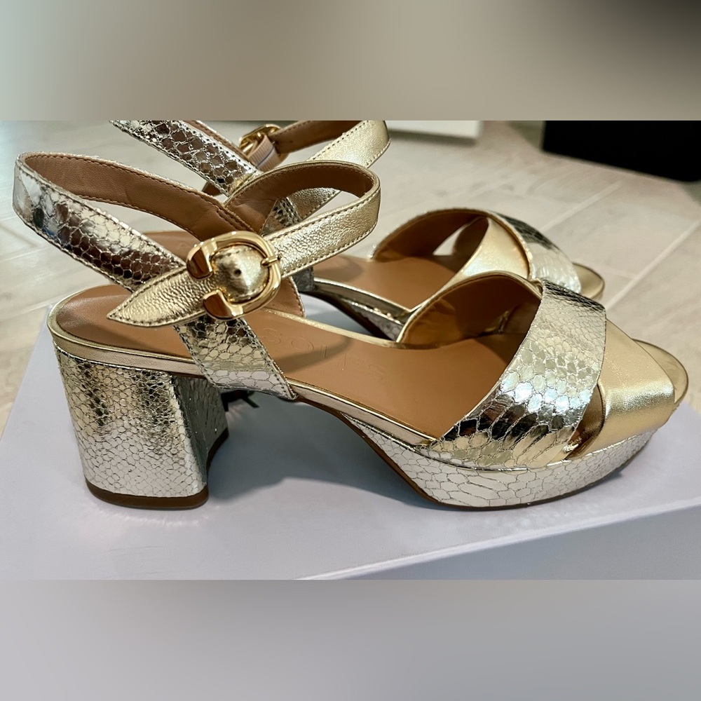 Aerosoles sandal, Cosmos soft gold and animal texture, size 9, worn once